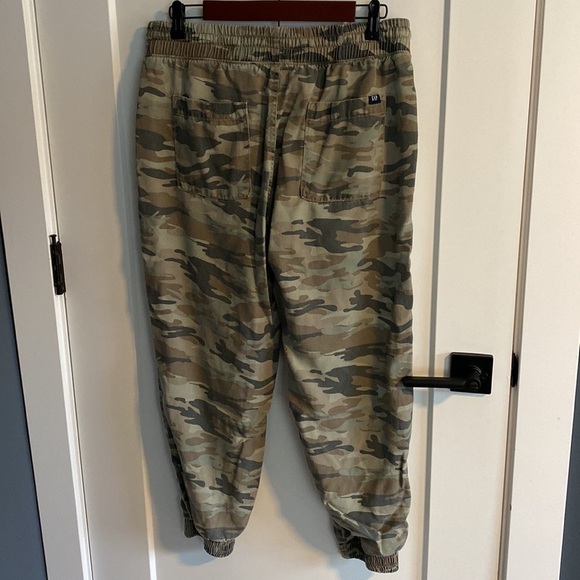 Gap Pull On Tencel Joggers Womens Size L Green Camo Elastic Drawcord Waist - Picture 9 of 13